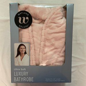 Women's Pink Wayland Square Ultra Soft Luxury Bathrobe